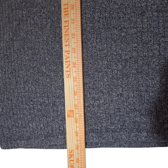 High Sierra Sz. XL Gray Long Sleeve Sweater. Three Button Up V-Neck - Picture 7 of 11